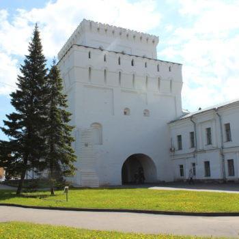 Башня Власьевская (Знаменская) с церковью Знамения