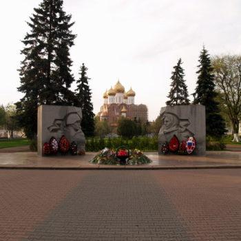 Площадь Челюскинцев г. Ярославля