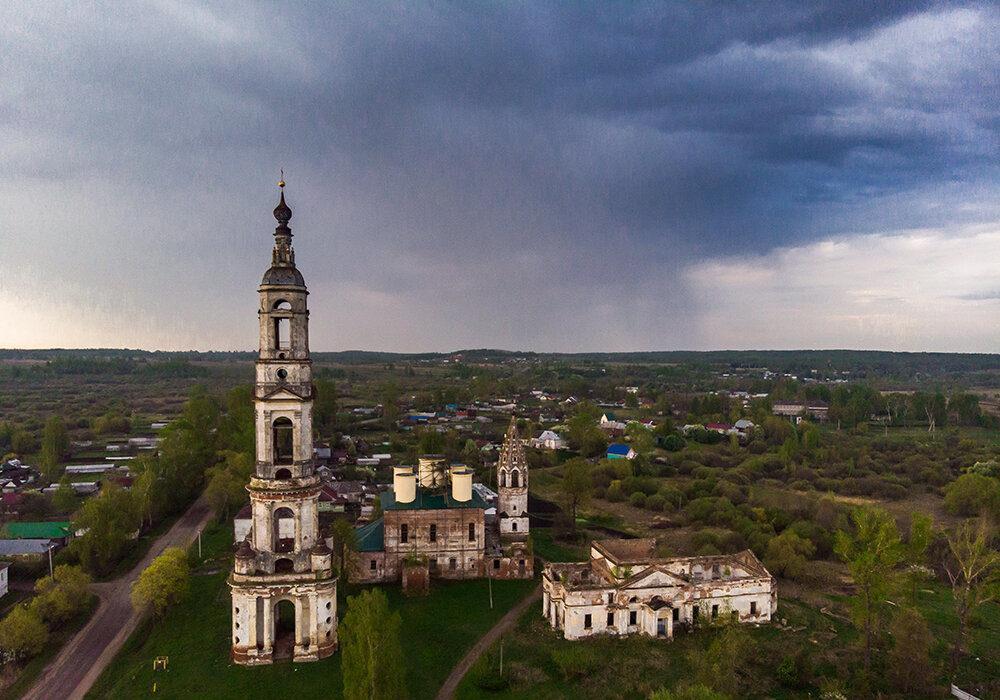 Поречье-Рыбное: огородничество, хэллоуин и самая высокая колокольня