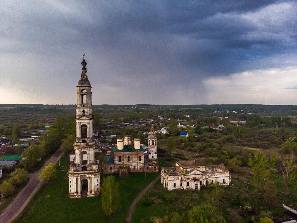 Поречье-Рыбное: огородничество, хэллоуин и самая высокая колокольня